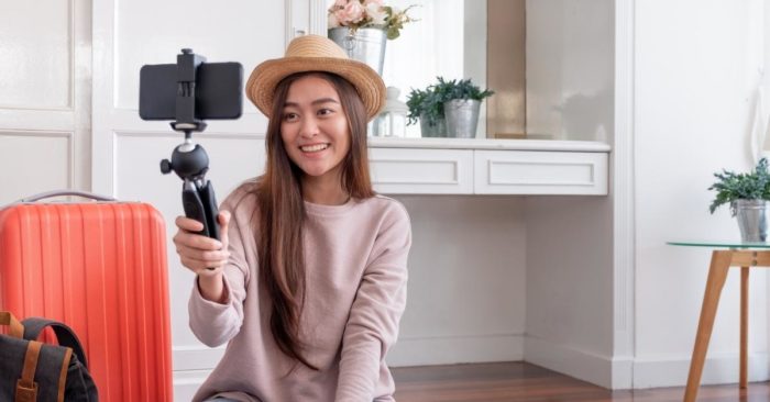 Best Smartphones for Vlogging: Reviews and Buying Guide [2022]